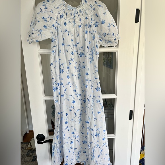 Hill House Dresses & Skirts - EUC Hill House Home Caroline Nap Dress. Size Medium. Blue Botanical.